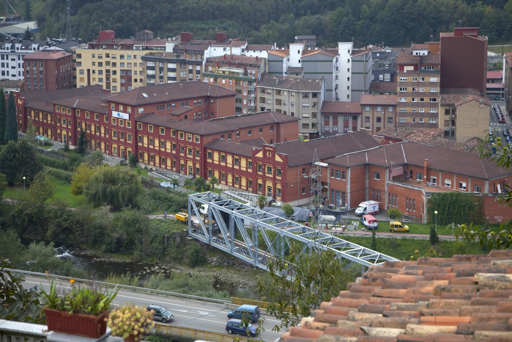 Sanatorio Adaro y puente de los ingleses. Sama  de Langreo. Asturias 2011