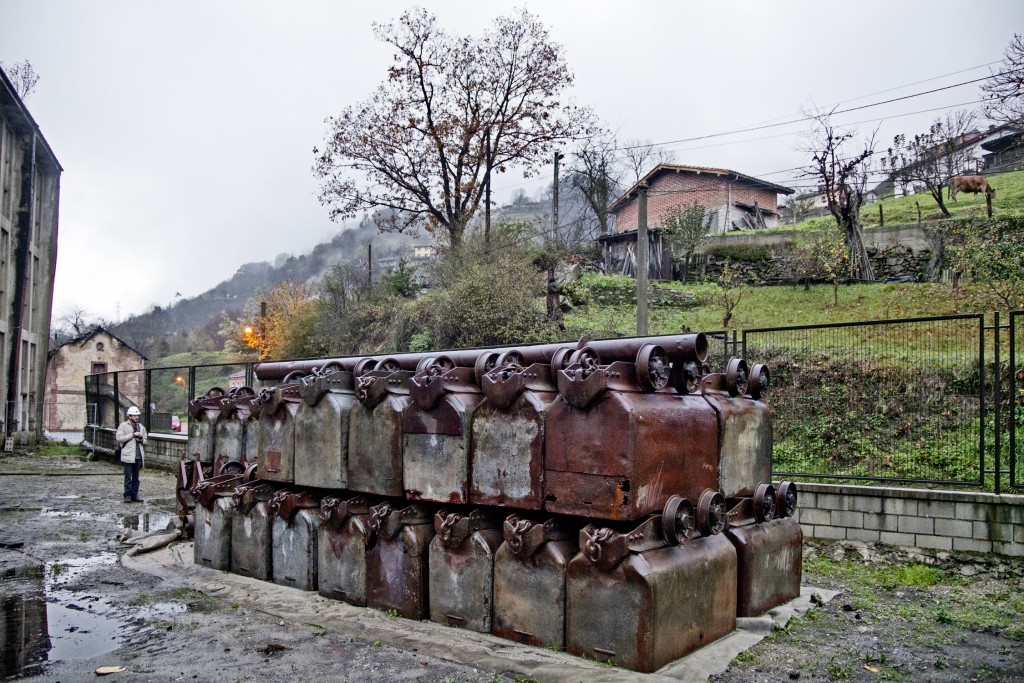 Obras de rehabilitacion del Pozo Santa Barbara. Valle de Turon. Mieres. Asturias 2015