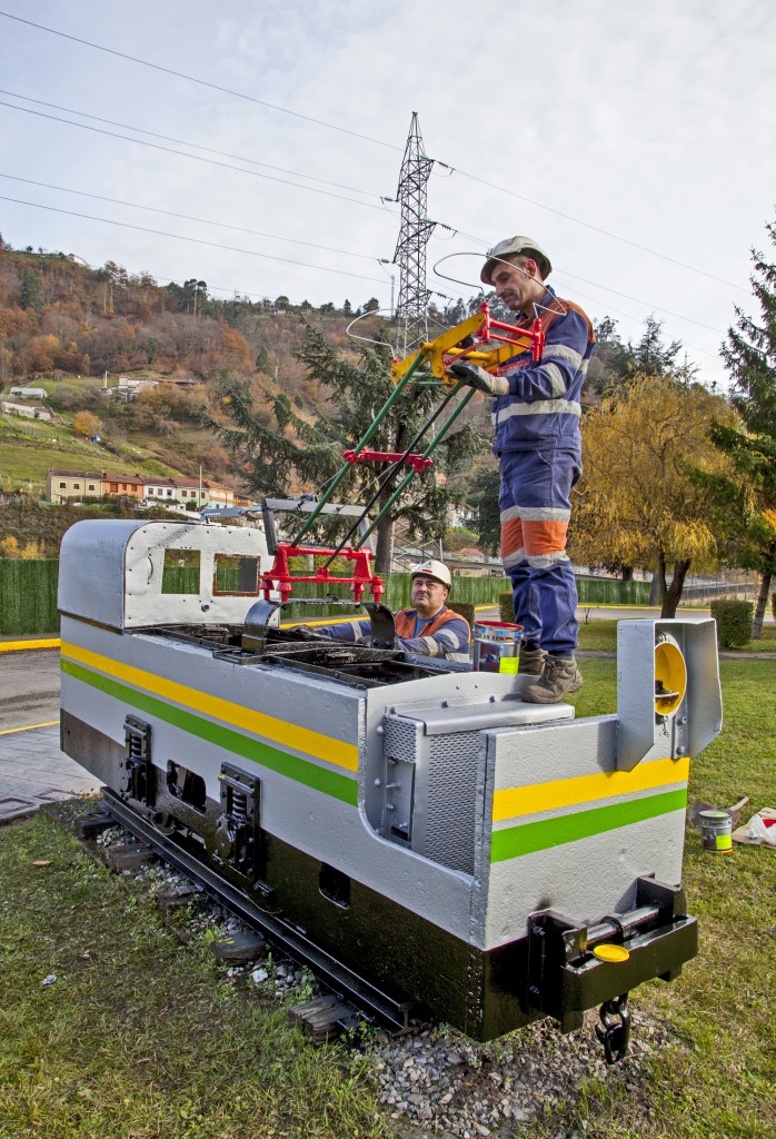 Trabajos de restauración de maquinaria en el Pozo Soton. S.M.R.A. Asturias 2015