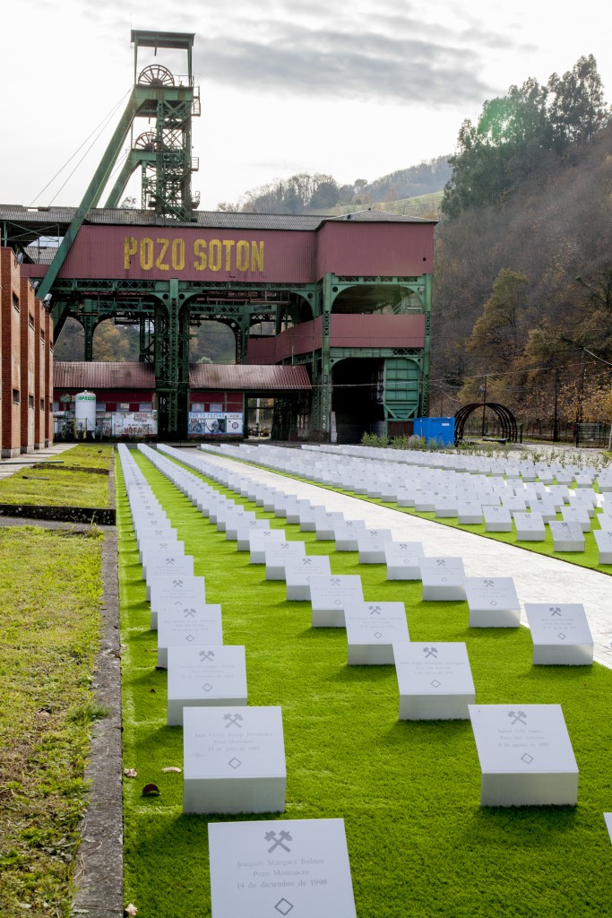Memorial a los 485 mineros fallecidos en las explotaciones de Hunosa. Pozo Soton. S.M.R.A. Asturias 2015