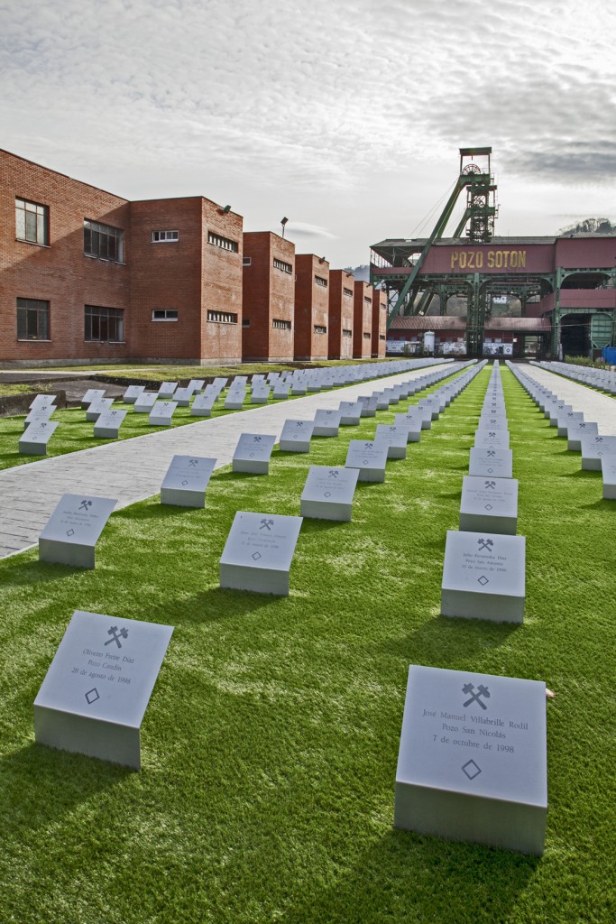 Memorial a los 485 mineros fallecidos en las explotaciones de Hunosa. Pozo Soton. S.M.R.A. Asturias 2015