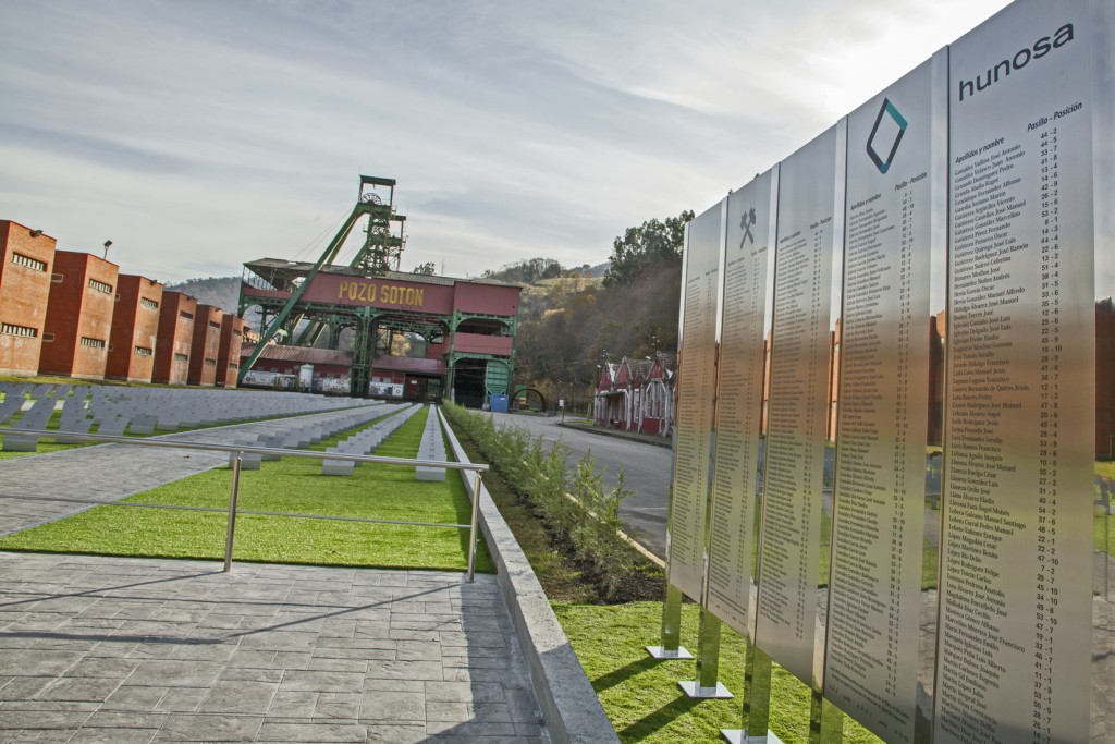 Memorial a los 485 mineros fallecidos en las explotaciones de Hunosa. Pozo Soton. S.M.R.A. Asturias 2015
