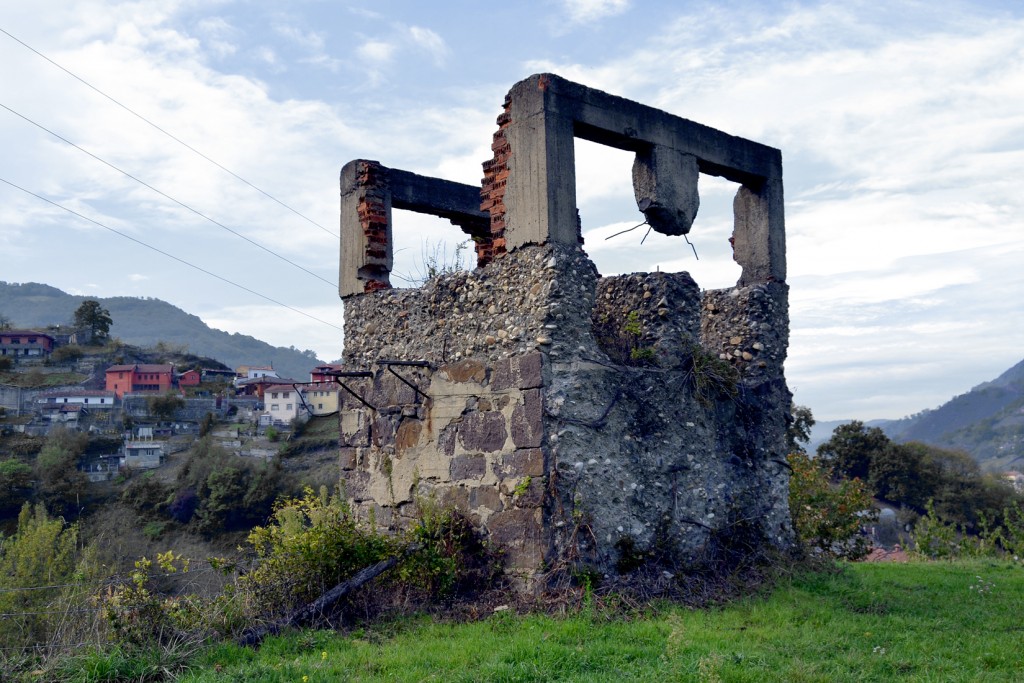 Final del cable de cangilones del grupo Marianas. Moreda. Aller. Asturias 2015