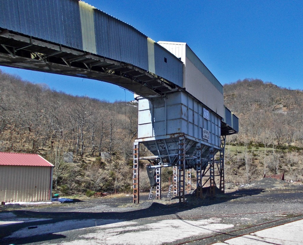 Instalaciones abandonadas del Grupo Lumajo de la Minero Siderúrgica de Ponferrada. Villaseca de Laciana. Villablino. Leon 2013