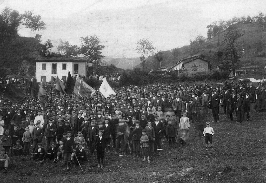 Fiesta anual del Sindicato Catolico. Agueria. Aller. Asturias 1927