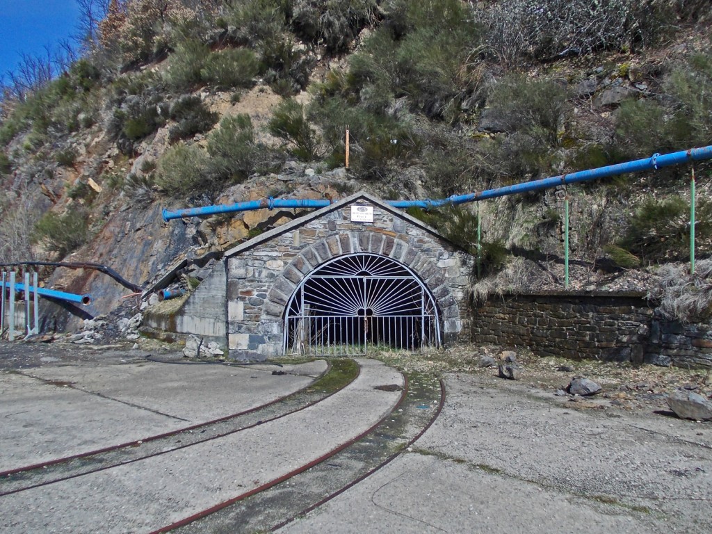 Bocamina del piso 4º de la Mina del Grupo Feixolín. Orallo. Villablino. León 2013