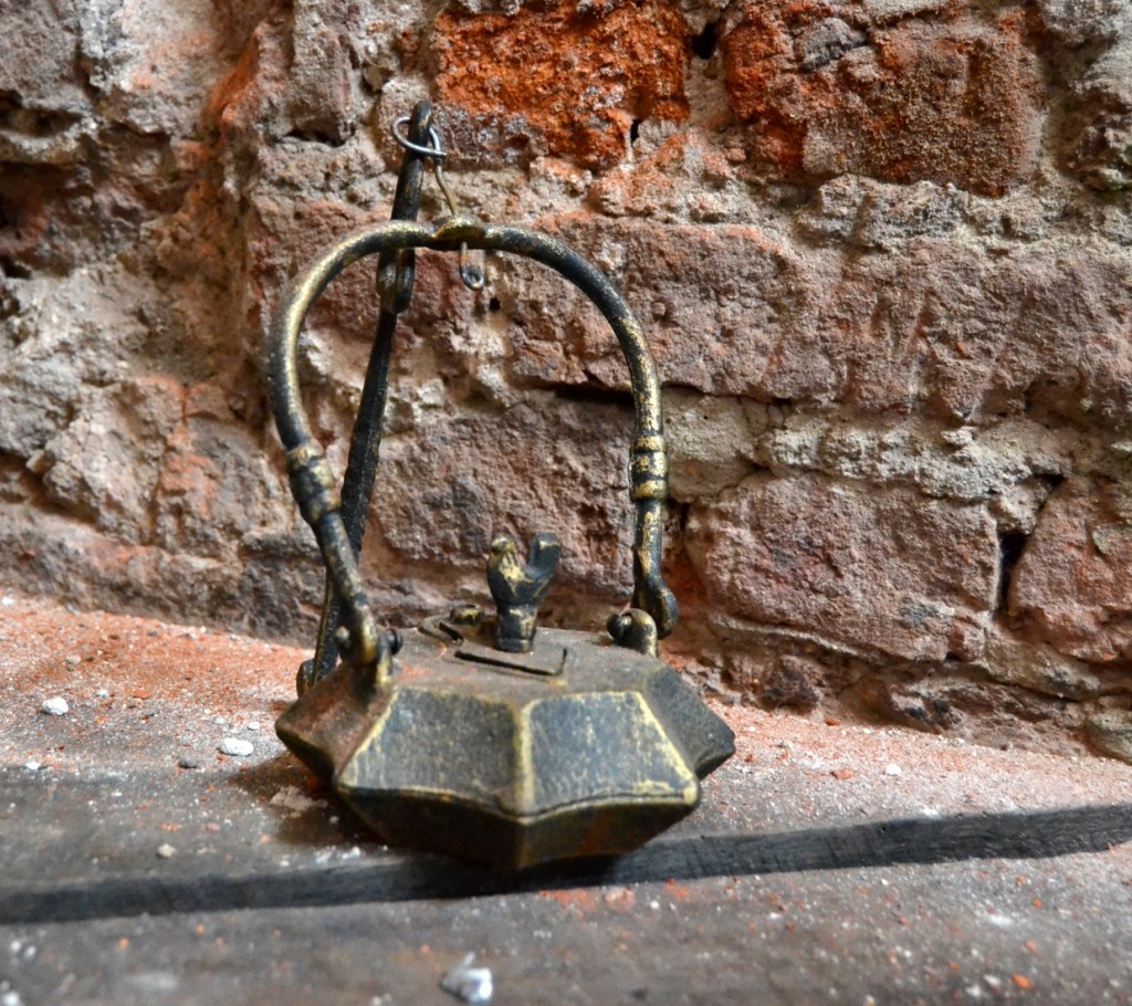 Antiguo candil de aceite. Mina Museo de Arnao. Castrillón. Asturias 2013