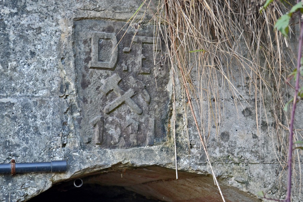 Dovela de la bocamina Modesta, de 1911. Langreo. Asturias. 2012