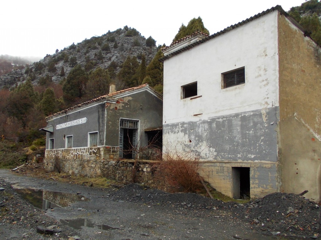 Instalaciones abandonadas de Antracitas de Besande. Velilla del Rio Carrion. Palencia 2013