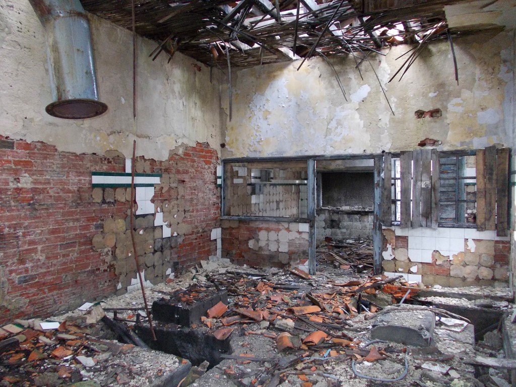 Instalaciones abandonadas de Antracitas de Besande, en la vertiente de Velilla del Rio Carrion. Palencia 2013