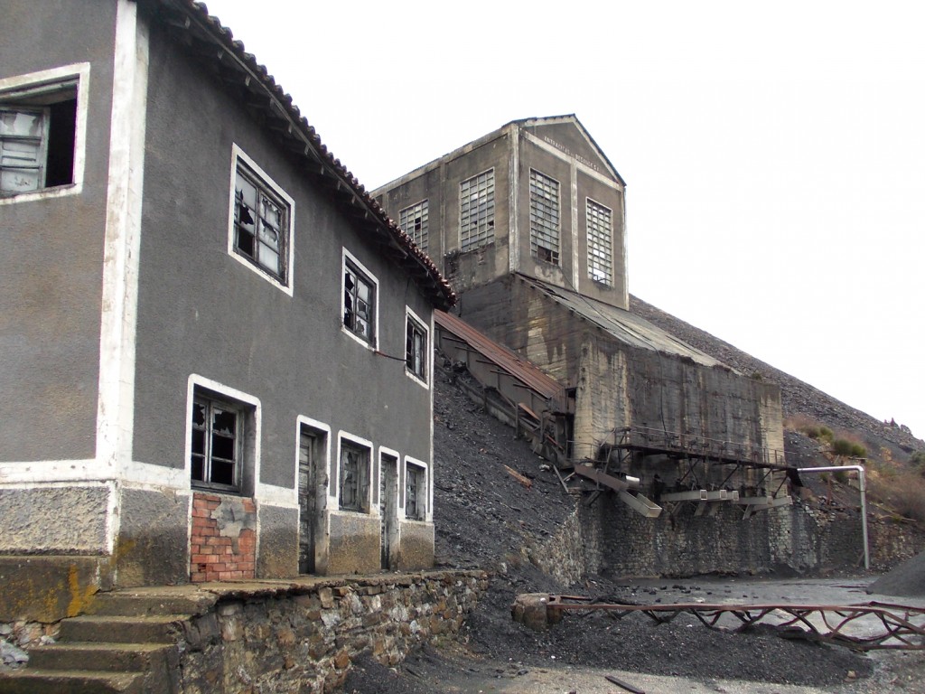 Antiguo Lavadero de Antracitas de Besande. Velilla del Rio Carrion. Palencia 2013
