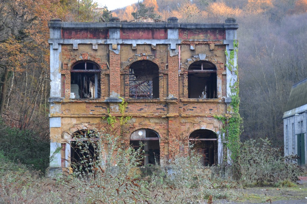 Ruinas de la casa de aseo del Pozo del Terrerón. Tuilla. Langreo. Asturias 2013