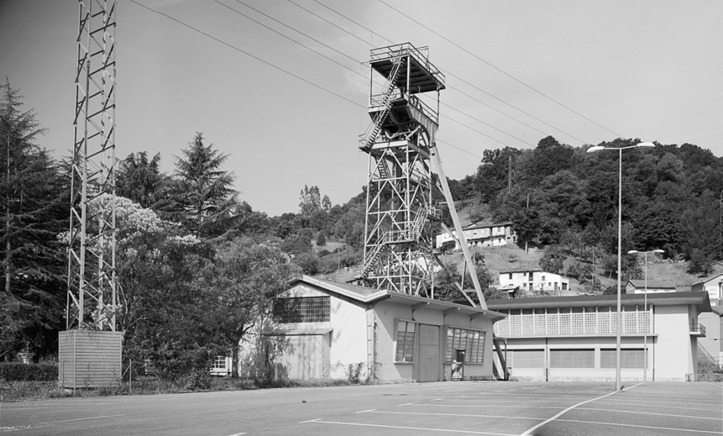 Vista exterior de las instalaciones del Pozo Venturo, en La Hueria de Carrocera. S.M.R.A. Asturias 2015