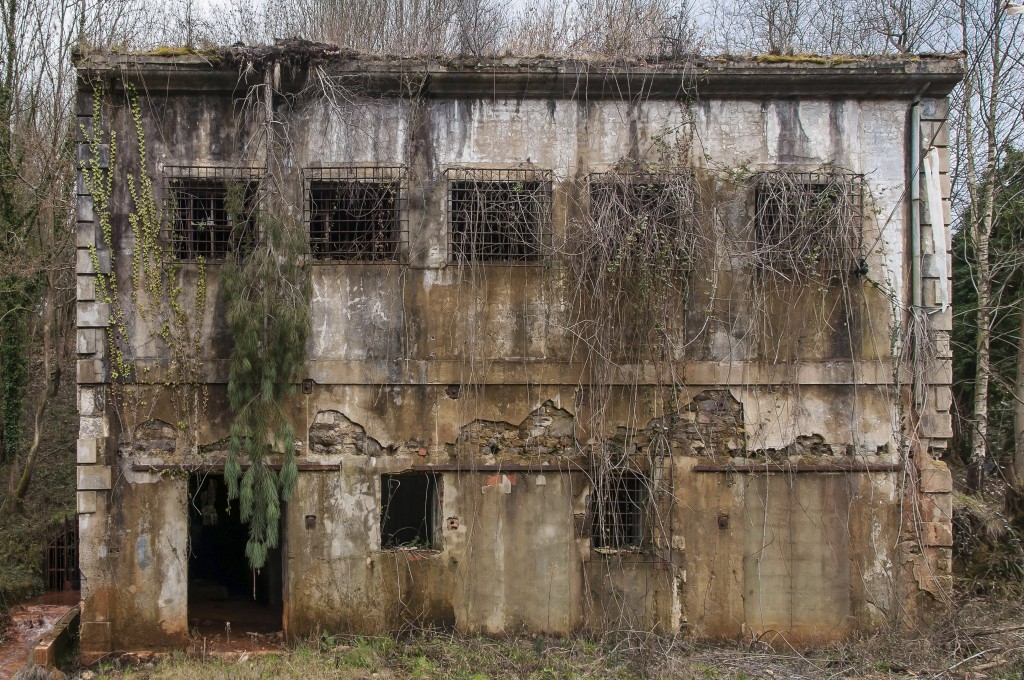 Casa de máquinas de Mina La Servanda. La Mortera. Olloniego. Oviedo. Asturias 2012