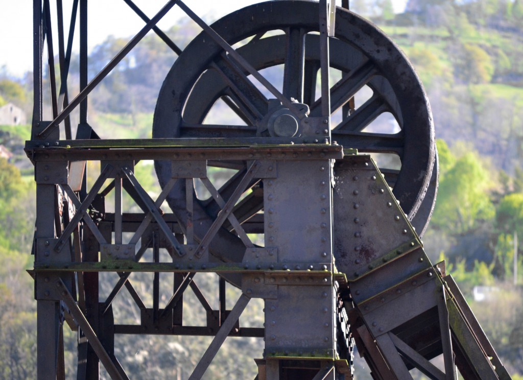 Detalle del castillete del Pozo San Vicente. San Martín del Rey Aurelio. Asturias. 2016