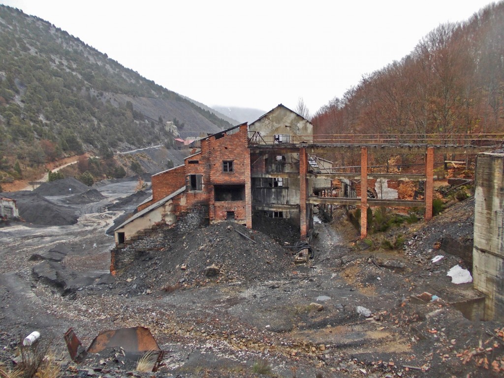Vistas Exteriores de las instalaciones abandonadas del Lavadero de Antracitas de Valdehaya. Velilla del Rio Carrion. Palencia 2013