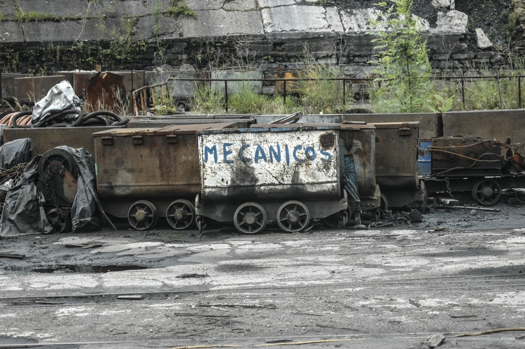 Instalaciones abandonadas de Minas de Figaredo. Vagón de los mecánicos. Valle de Turon. Mieres. Asturias 2016