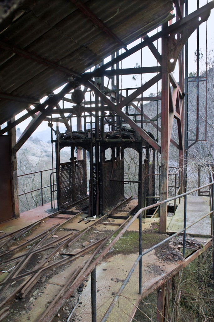 Instalaciones en ruinas del Pozo de mercurio El Terronal. Mieres. Asturias 2012