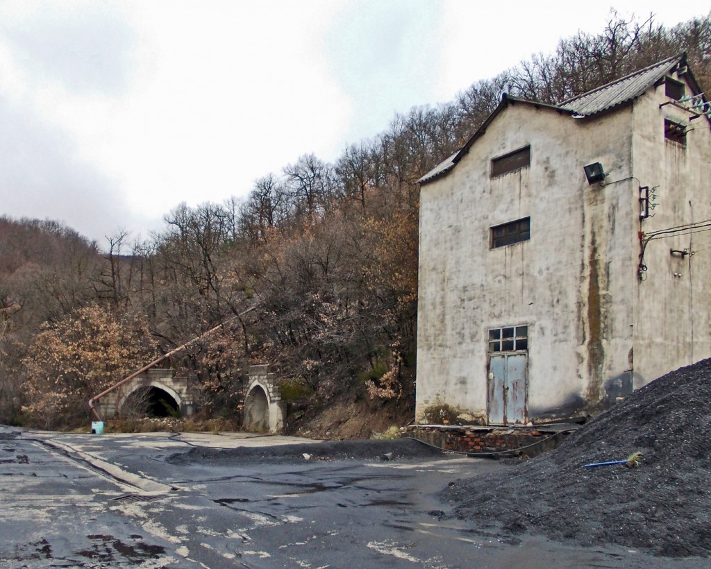 Socavones principales del Grupo Majadillas, de Antracitas de Velilla. Velilla del Rio Carrion. Palencia 2013