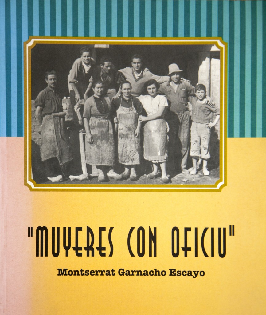 Portada del libro muyeres con oficiu, de Montserrat Garnacho Escayo, publicado por la Consejeria de Educacion del Principado de Asturias. 1995