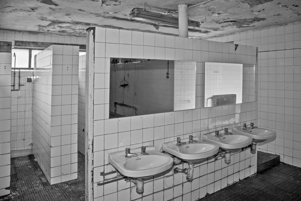 Casa de aseos del Pozo Soton. S.M.R.A. Asturias 2015