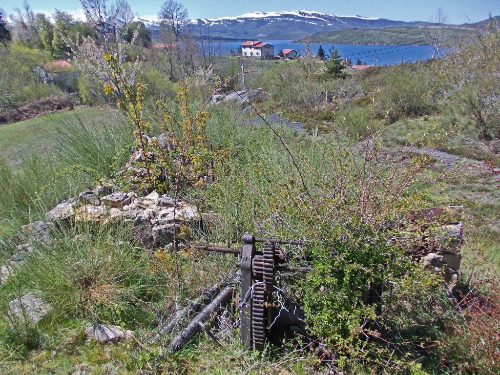 Instalaciones abandonadas de las Minas de Las Rozas. Las Rozas de Valdearroyo. Cantabria 2013