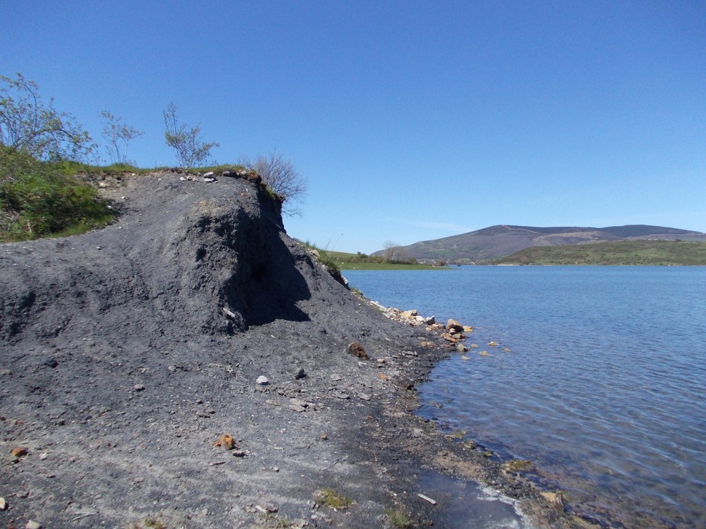 Instalaciones abandonadas de las Minas de Las Rozas. Las Rozas de Valdearroyo. Cantabria 2013