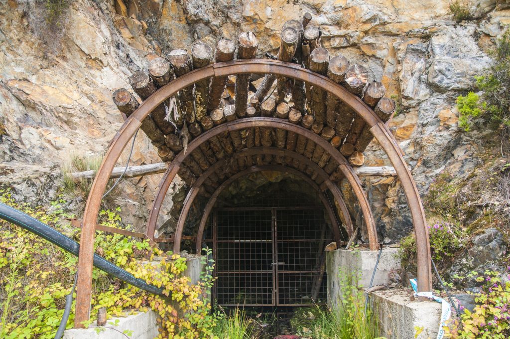 Bocamina en Carballo Norte, Carballo, Cangas del Narcea. Asturias 2016