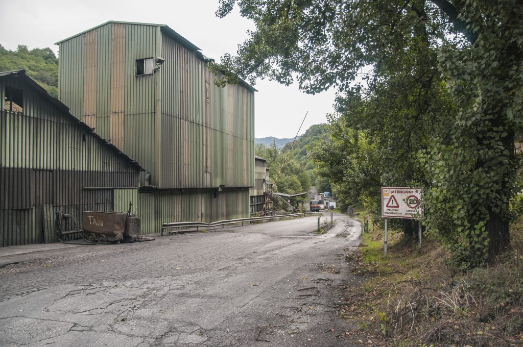 Entrada a la mina de Carbonar, en Vega de Rengos, Cangas del Narcea. Asturias 2016