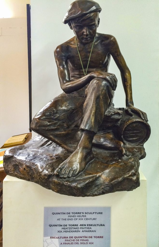 Pinche de mina. Escultura de Quintín de Torre. Museo de la Minería del País Vasco. Gallarta. Bizkaia 2016