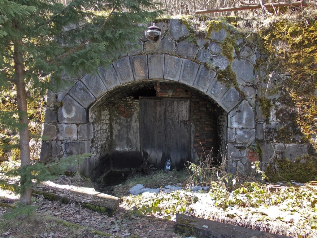 Bocamina principal. Minas del Grupo Peñas-Orallo de la MSP. Villablino. León 2013
