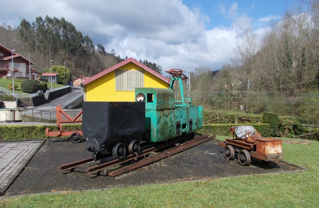 Monumento minero en Carbayín. Siero. Asturias 2014