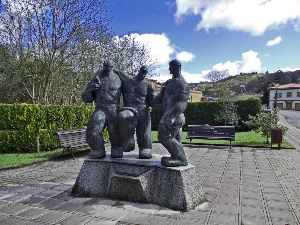 Monumento Minero en Carbayin. Siero. Asturias 2014