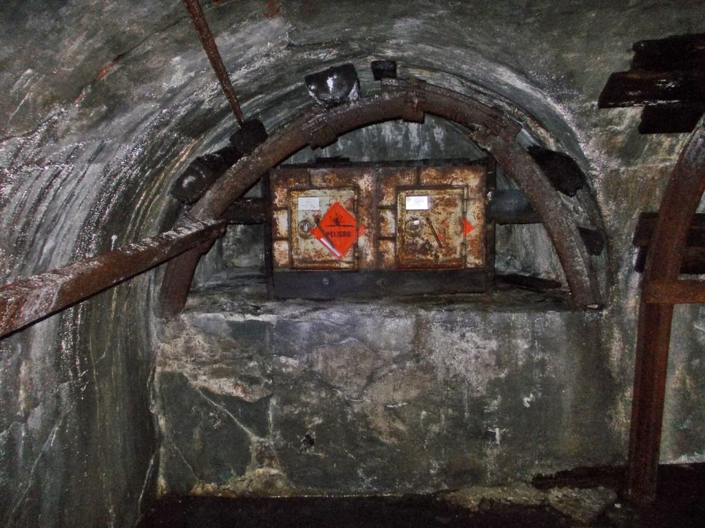 Polvorín abandonado en el interior del Pozo Calderon, de la Minero Siderúrgica de Ponferrada (MSP). Villager de Laciana. Villablino. León 2016