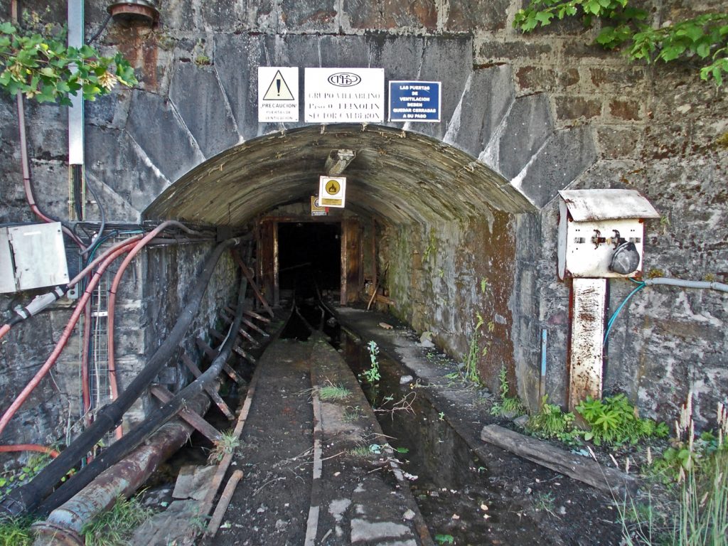 Bocamina del nivel 0 del Pozo Calderón, de la Minero Siderúrgica de Ponferrada, Villager de Laciana. Villablino. León 2016