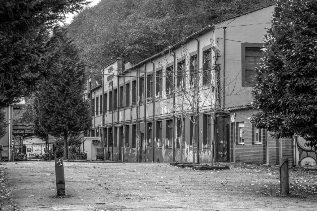 Edificio principal del Pozo Carrio. Laviana. Asturias 2016