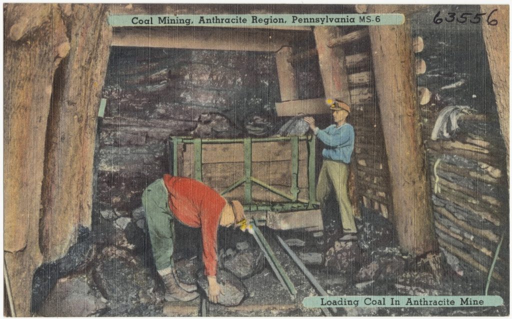 Postal de la minería del carbón. Cargando el carbón en una mina de antracita. Coal Region de Pensilvania. Estados Unidos. 1930