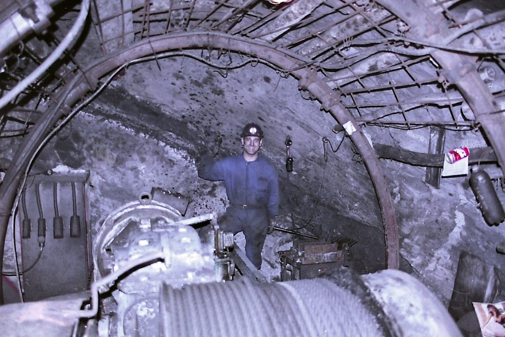 Minero en el interior de la Mina del Valdeloso S.L. Folgoso de la Ribera. Leon 1999