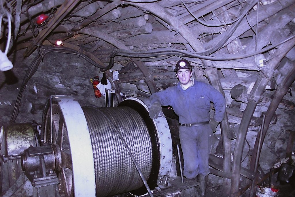 Minero en el interior de la Mina del Valdeloso S.L. Folgoso de la Ribera. Leon 1999