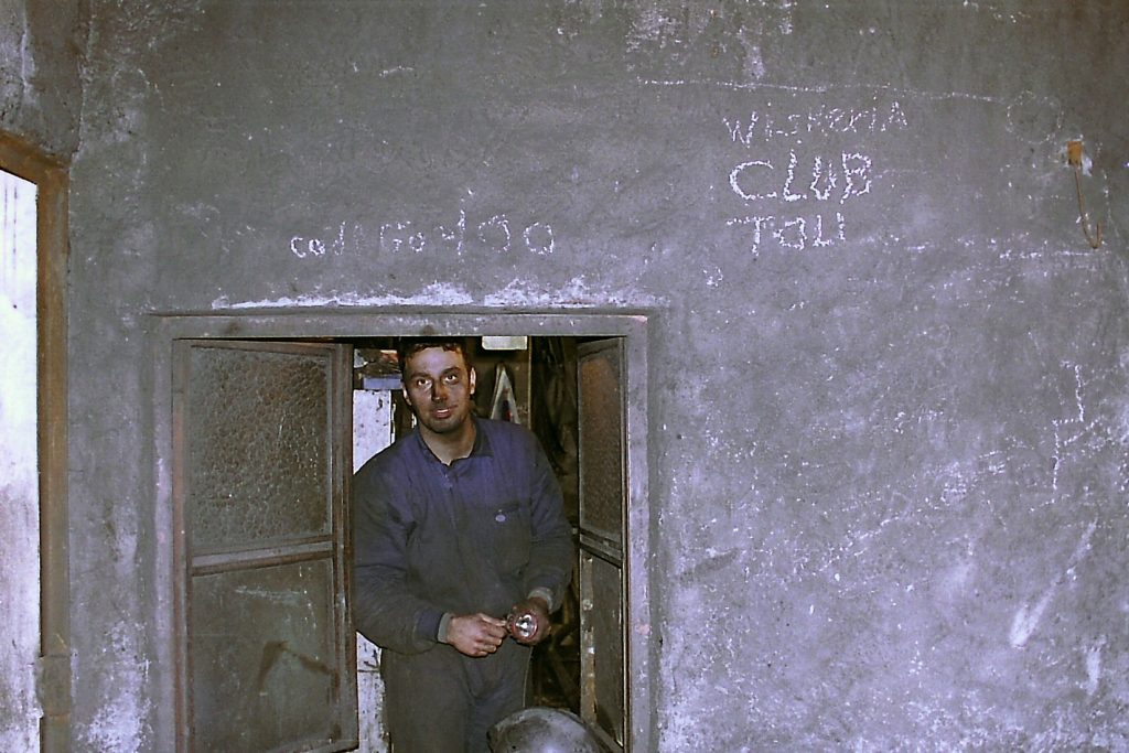 Minero en el exterior de la Mina del Valdeloso S.L. Folgoso de la Ribera. Leon 1999