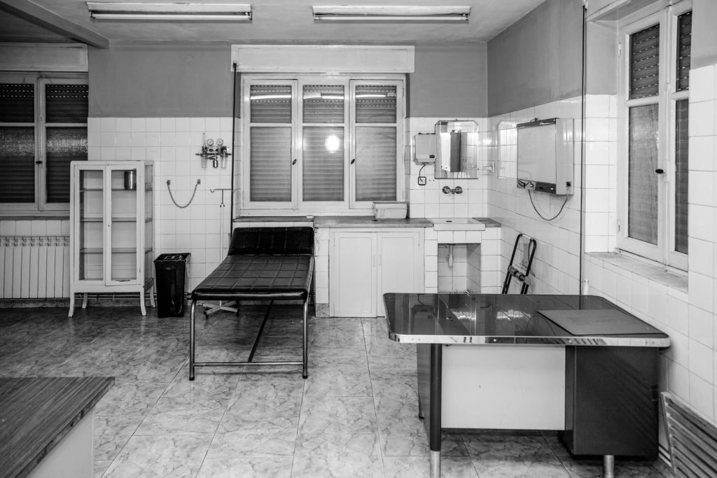 Antiguo botiquín del Pozo Sotón. San Martín del Rey Aurelio. Asturias 2017