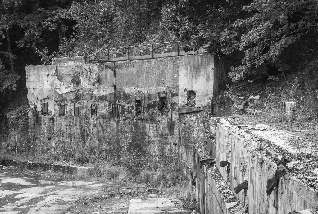 Cargaderos en Mina La Rasa, en las inmediaciones de El Rodical, Tineo. Asturias. 2016