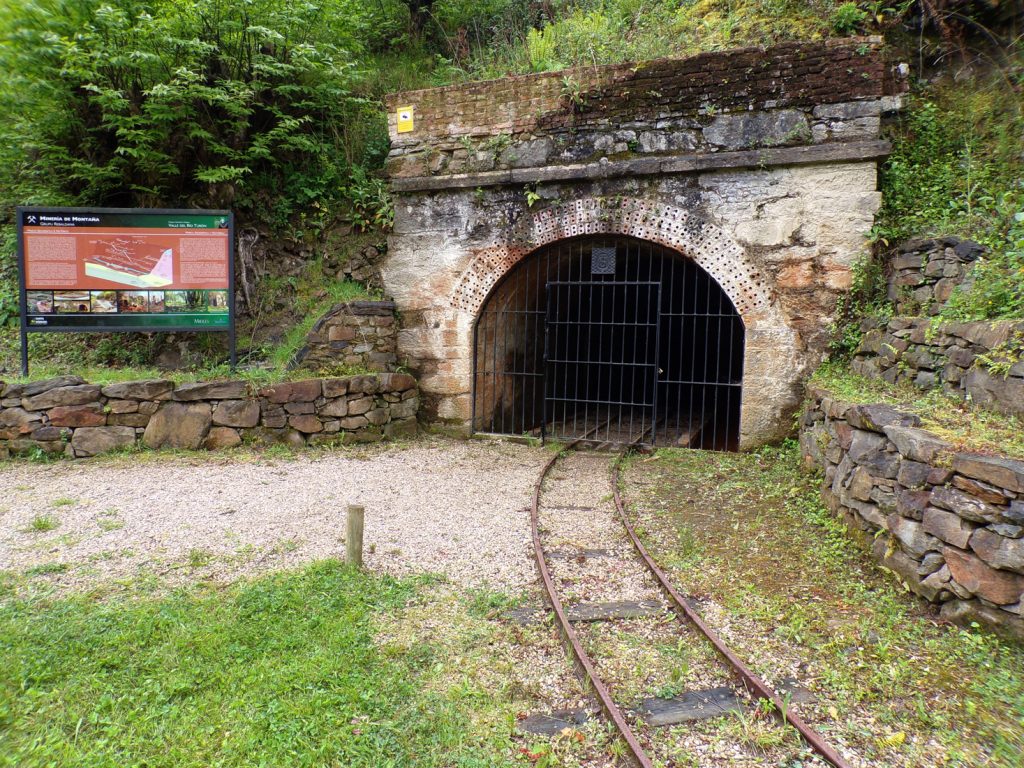 Socavón La Rabaldana. Valle de Turón. Mieres. Asturias. 2016