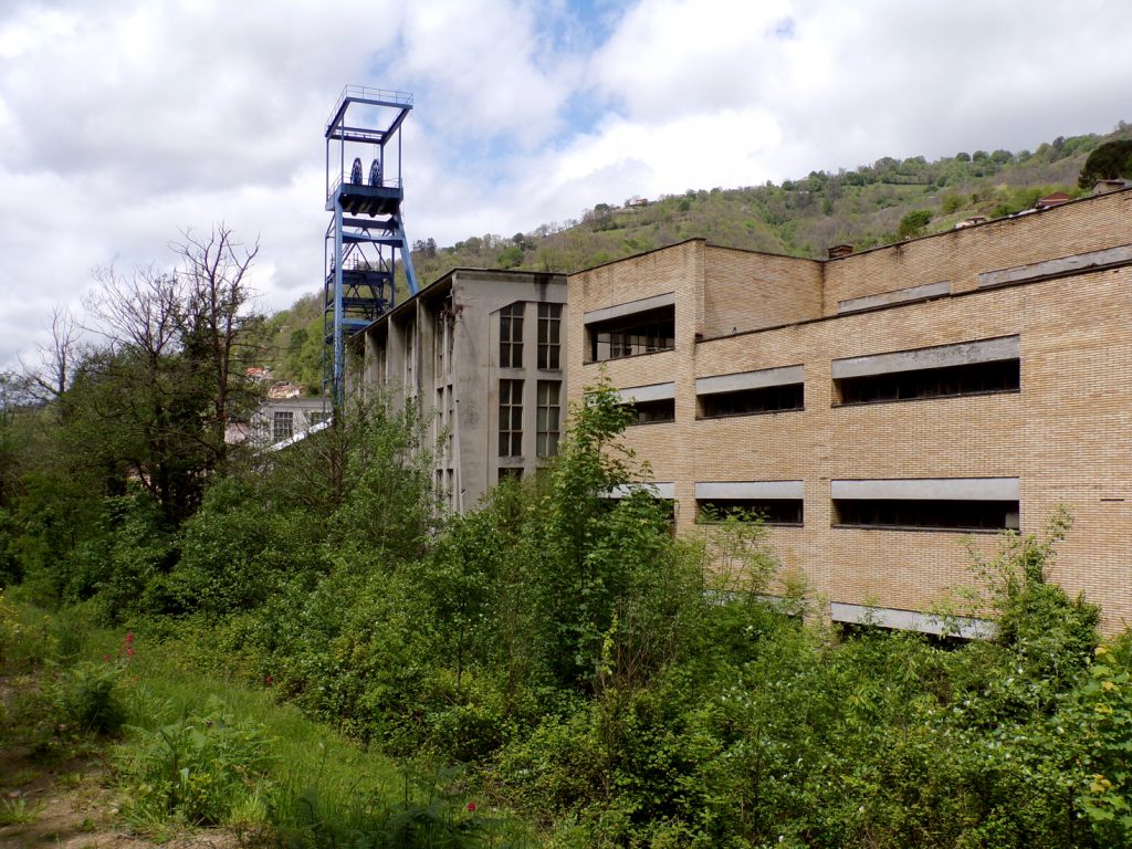 Pozo Santa Bárbara. Valle de Turón. Mieres. Asturias. 2016