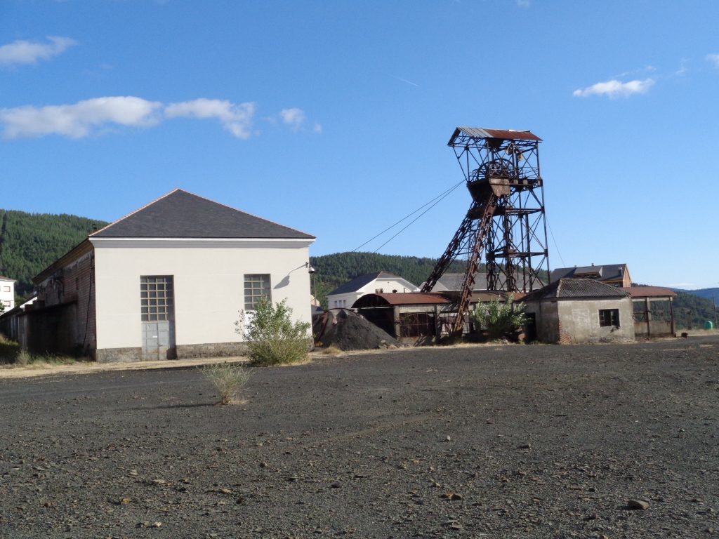 Vista exterior del pozo Julia. León 2017
