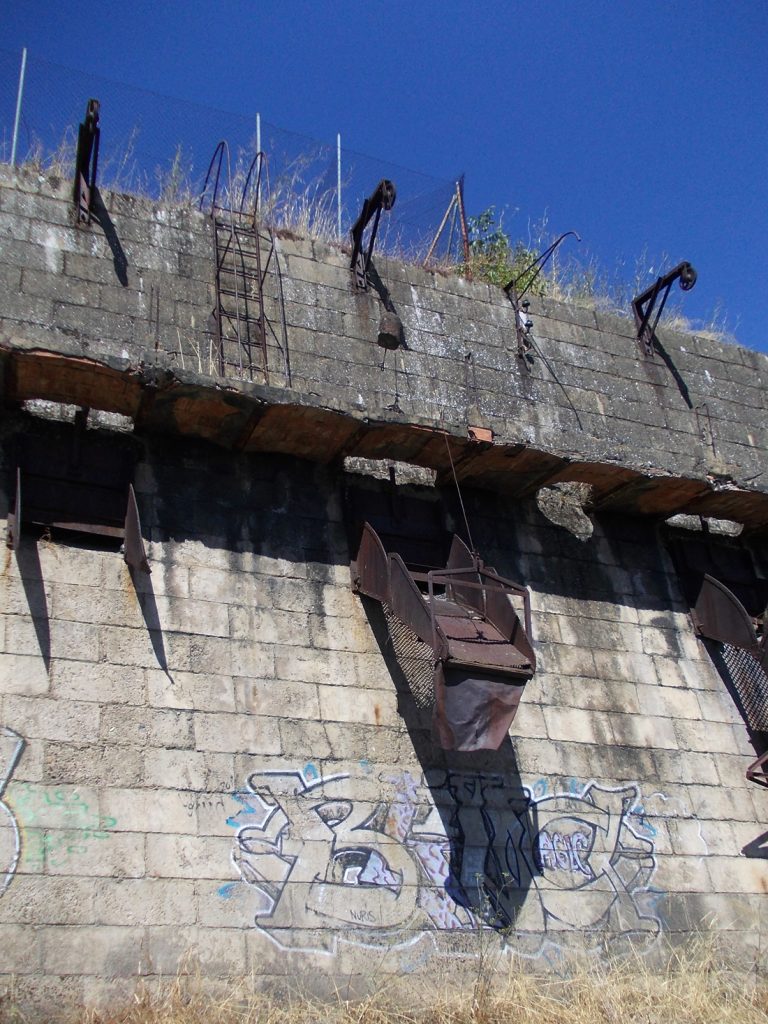 Antiguos cargaderos de carbón de La Placa. Ponferrada, León. 2016