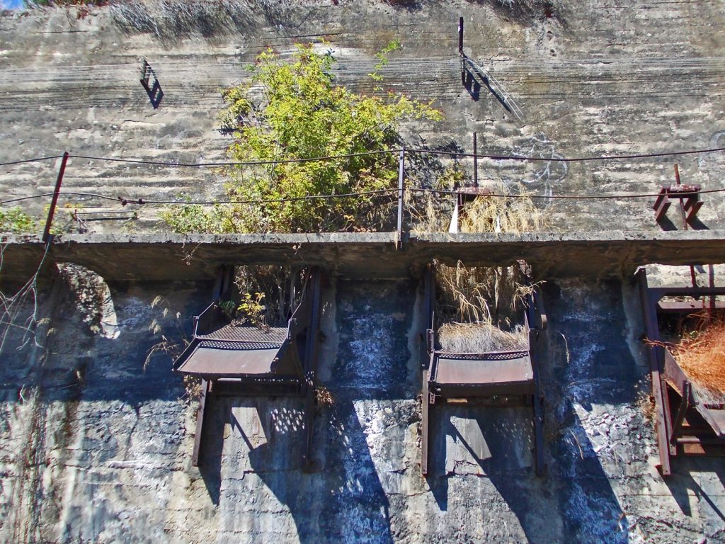 Antiguos cargaderos de carbón de La Placa. Ponferrada, León. 2016