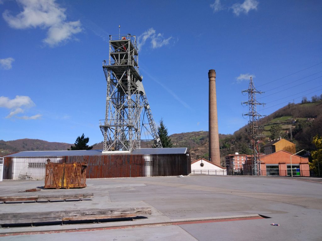 Vista exterior del Pozo Barredo. Mieres. Asturias. 2017