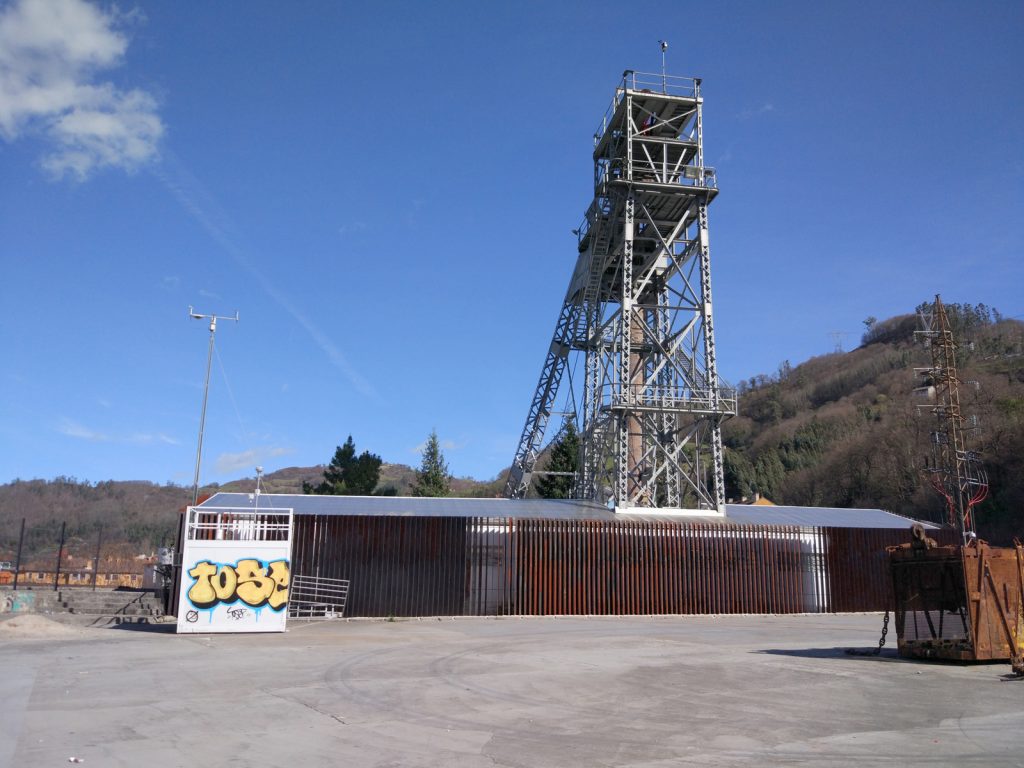 Vista exterior del Pozo Barredo. Mieres. Asturias. 2017