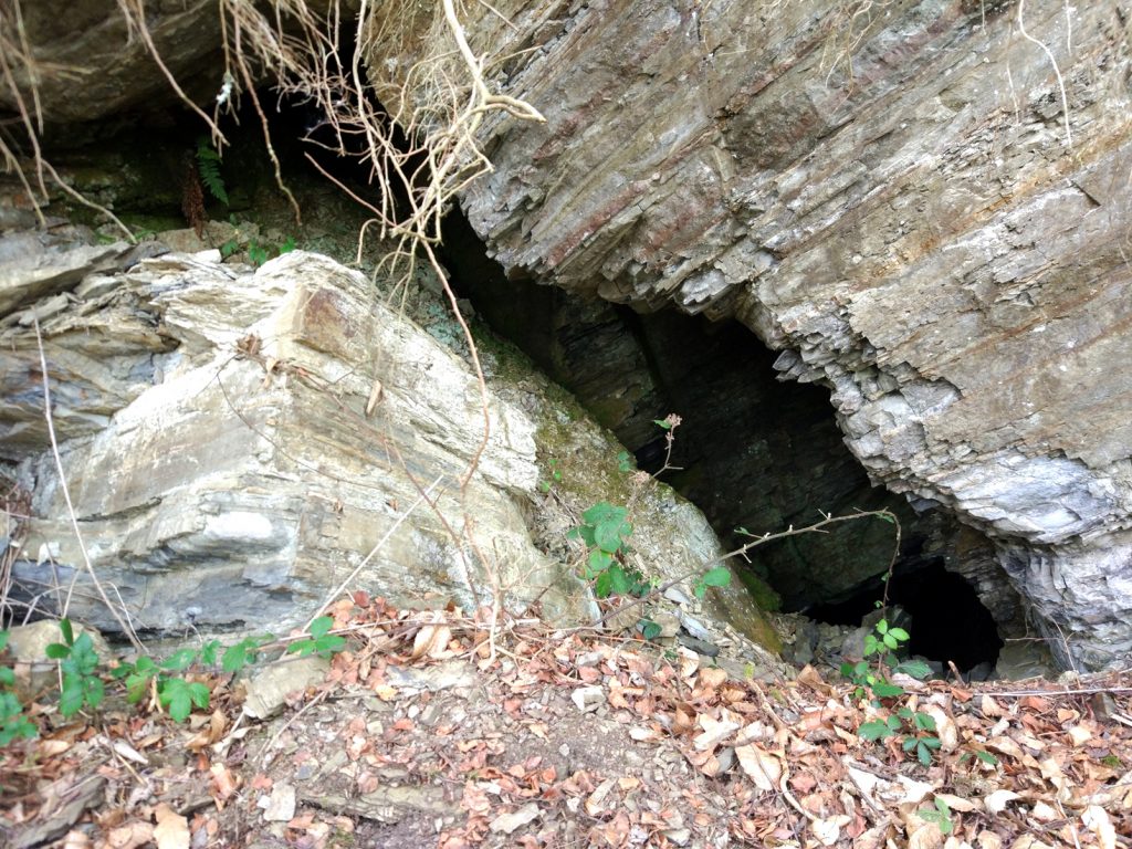 Bocamina del mismo nivel del Pozu La Balanza. Valle de Turón. Mieres. Asturias. 2017